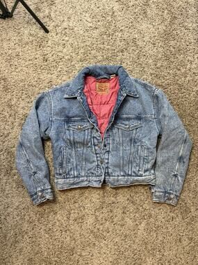 Levis Womens Cropped Denim Trucker Jacket Light Acid Wash Pink Quilted Lining XS
